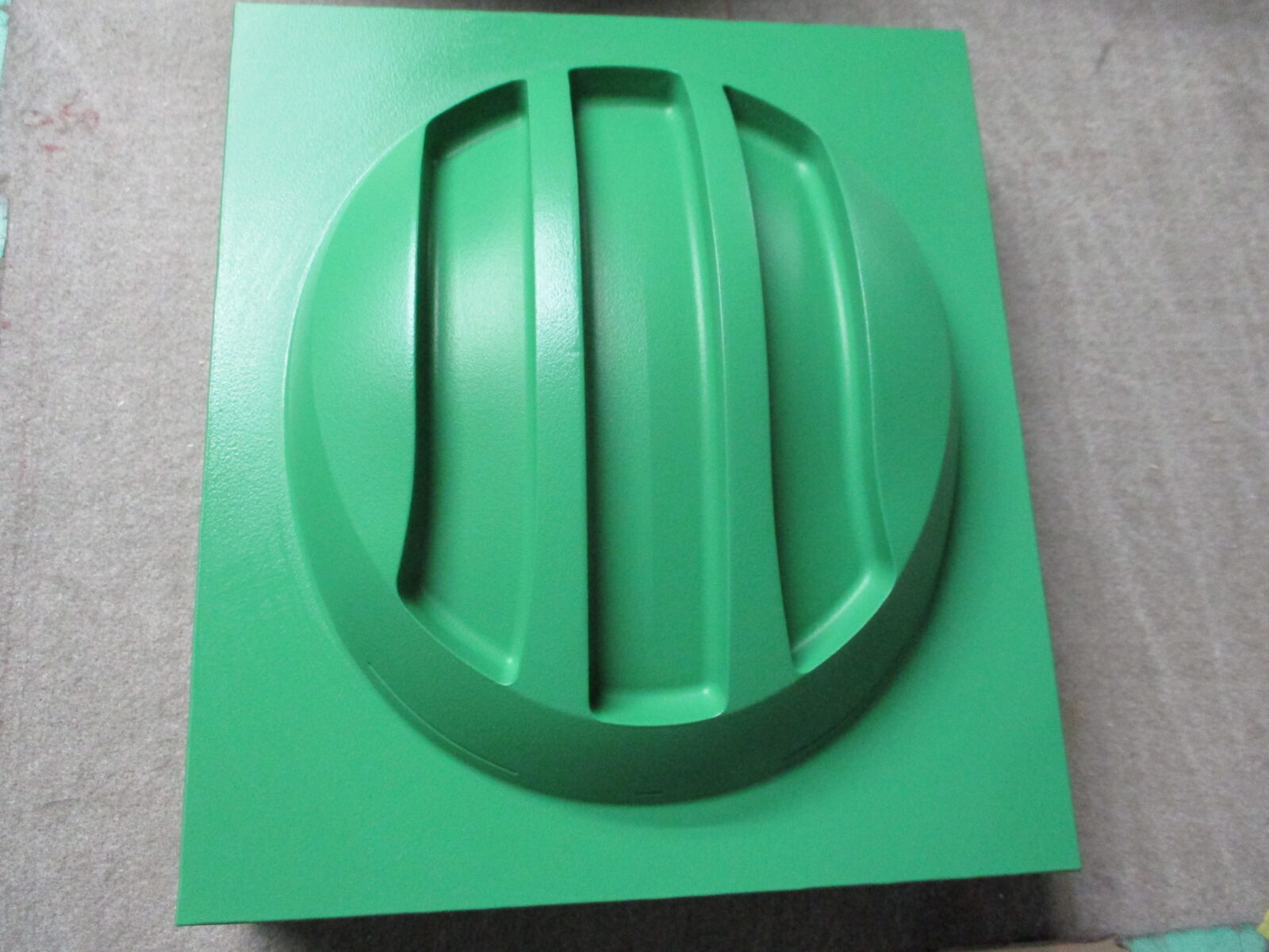 ヘルメット金型